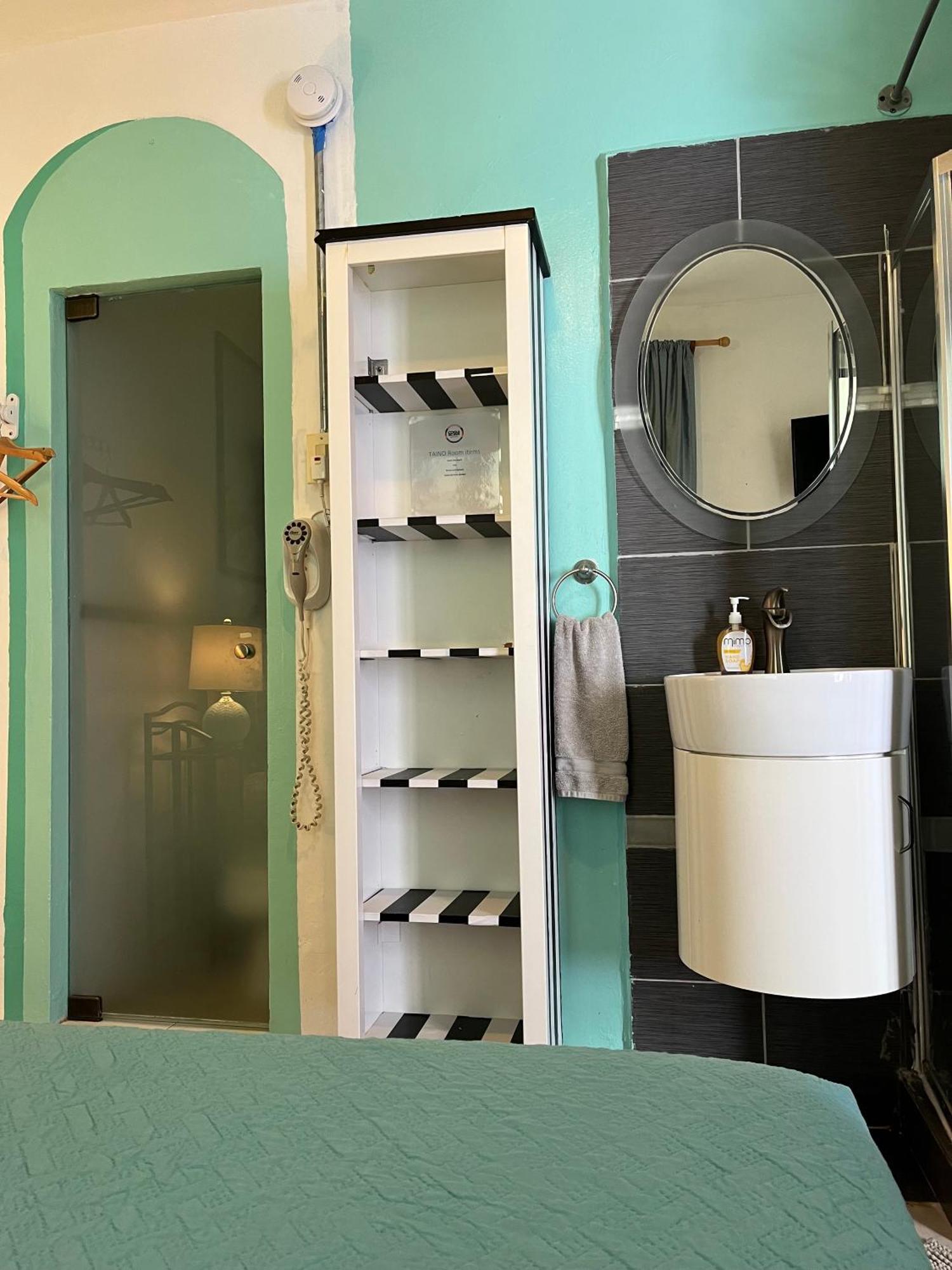 Lower Price, More Style, Discount Studio In San Juan,Pr, Beach, Free Bikes (Adults Only) Сан-Хуан Экстерьер фото